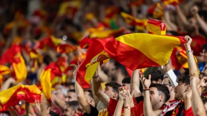 Spain edge past Portugal after late World Cup drama